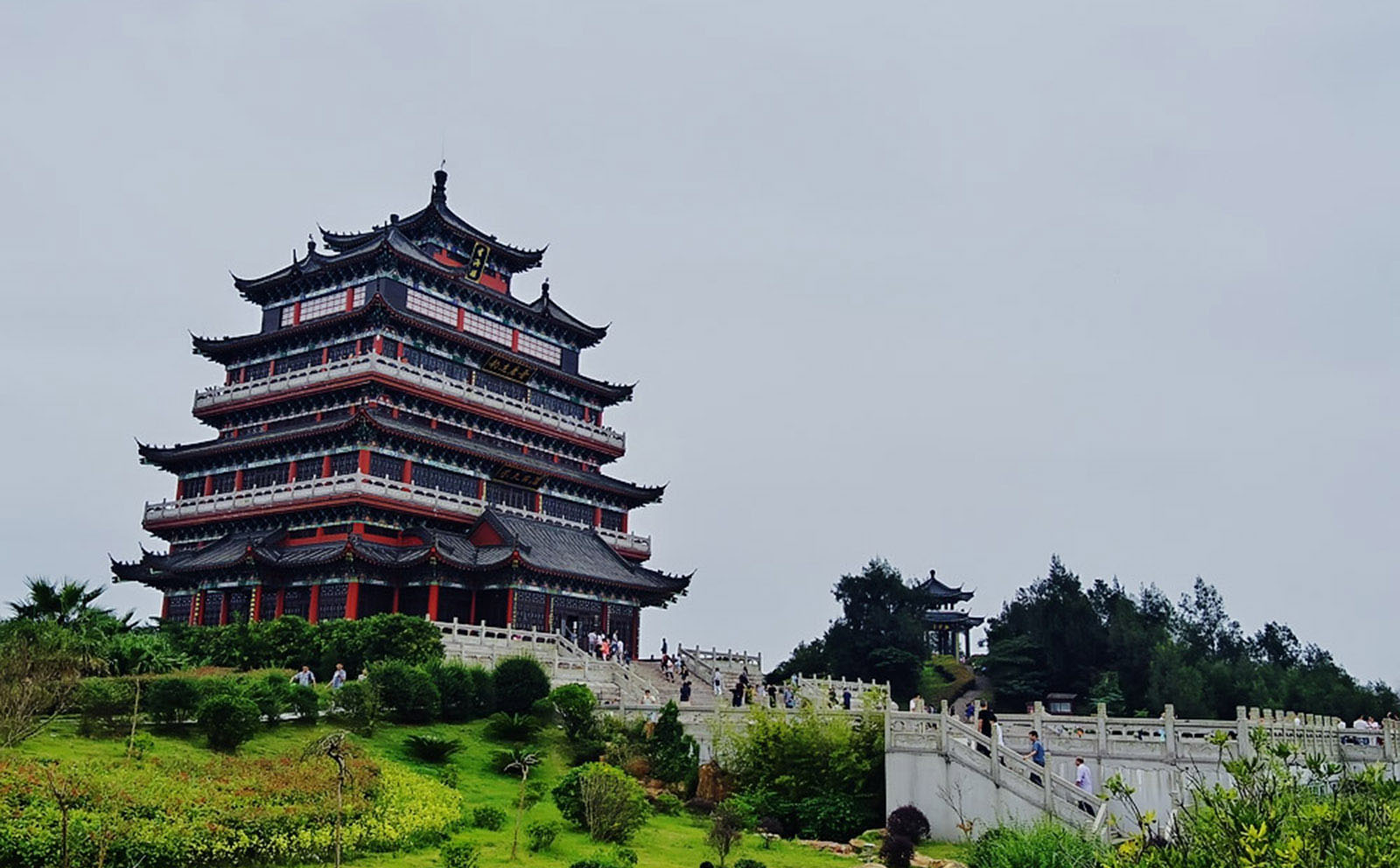 温州红木牌匾定制：寺庙宗祠,园林景观,创意招牌,抱柱对联