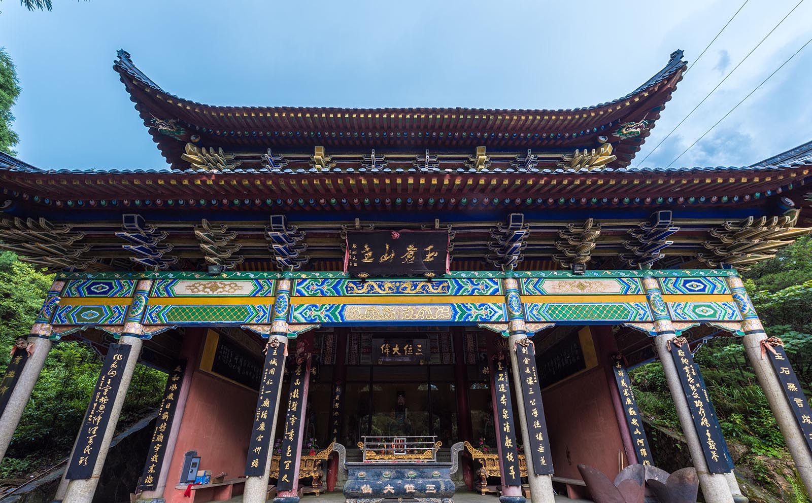 温州红木牌匾定制：寺庙宗祠,园林景观,创意招牌,抱柱对联